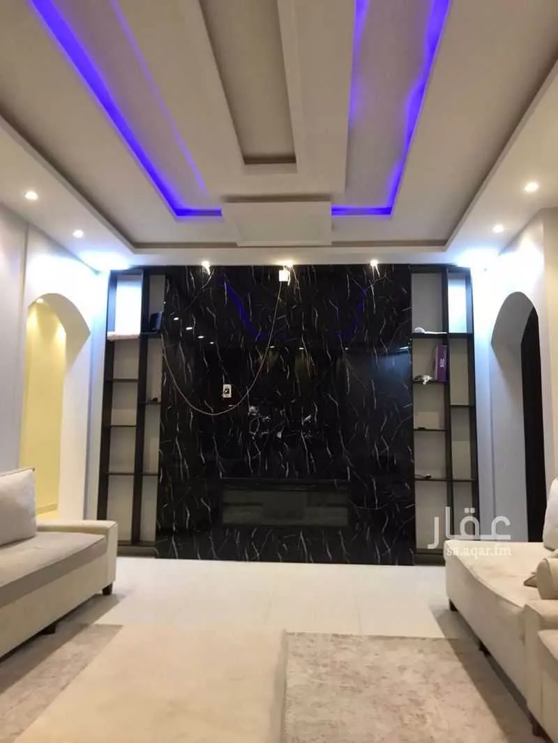 5 bedroom floor in Tuwaiq 8