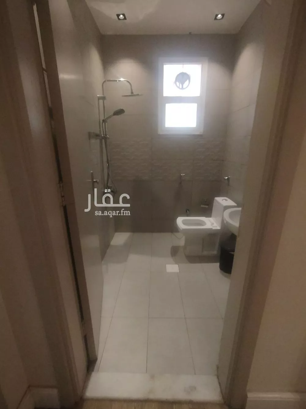 شقة 1 غرف في العقيق 4