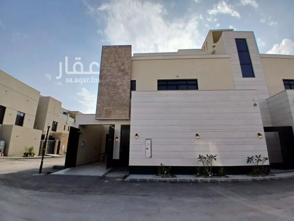 فيلا 5 غرف في الرمال 10
