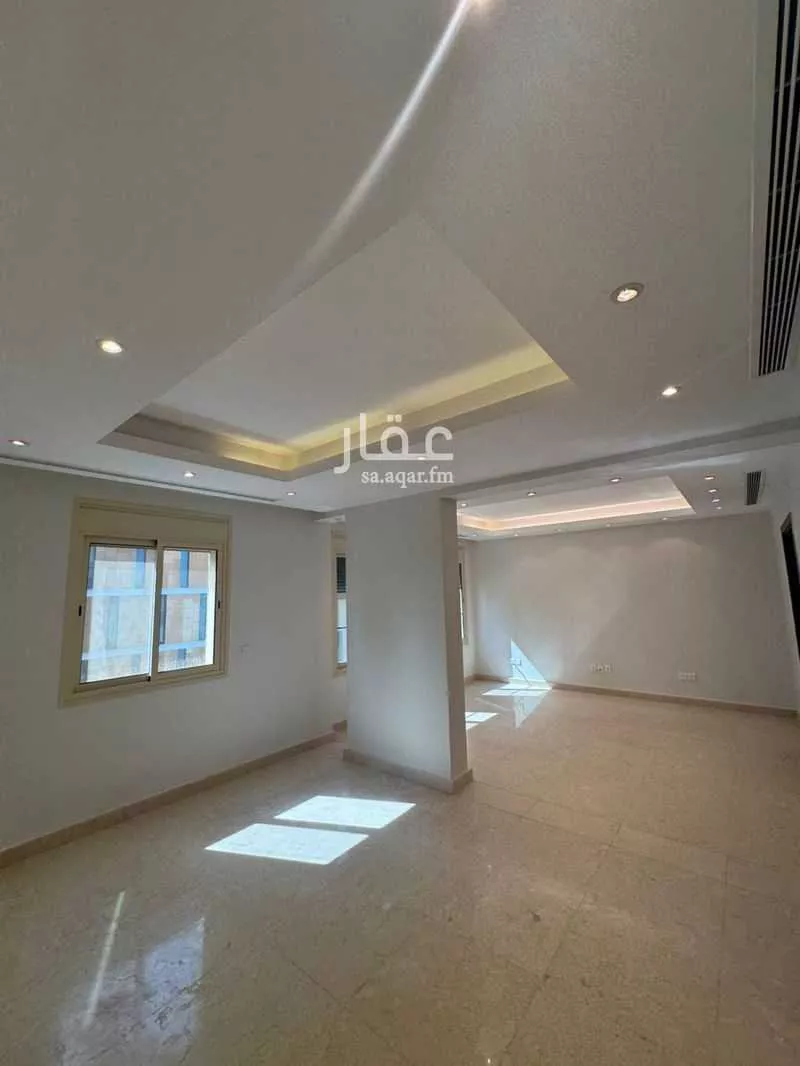 5 bedroom apartment in Al Shati 11