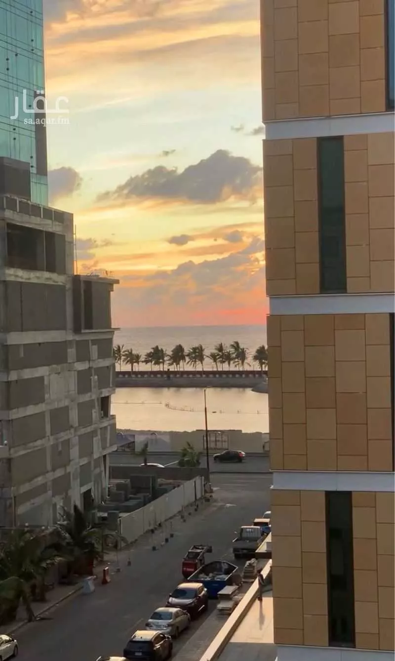 5 bedroom apartment in Al Shati 12