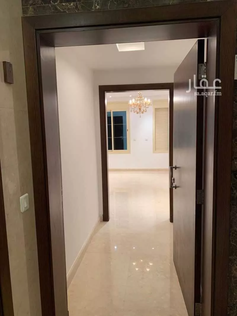 5 bedroom apartment in Al Shati 8