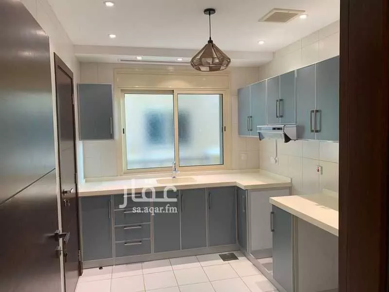 5 bedroom apartment in Al Shati 9