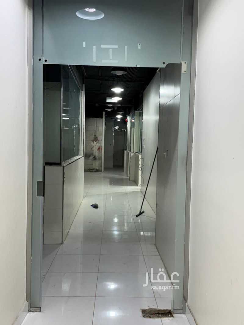7 bedroom building in An Nadhim, Riyadh 3