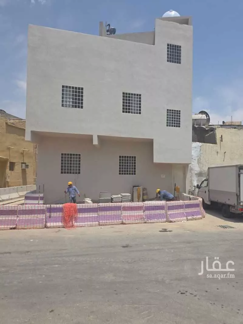 6 bedroom building in Manfuhah Al Jadidah, Riyadh 2