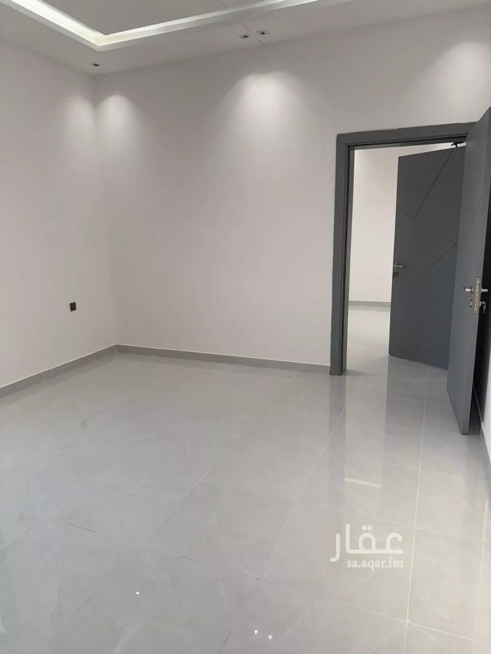 شقة 5 غرف في الريان 13