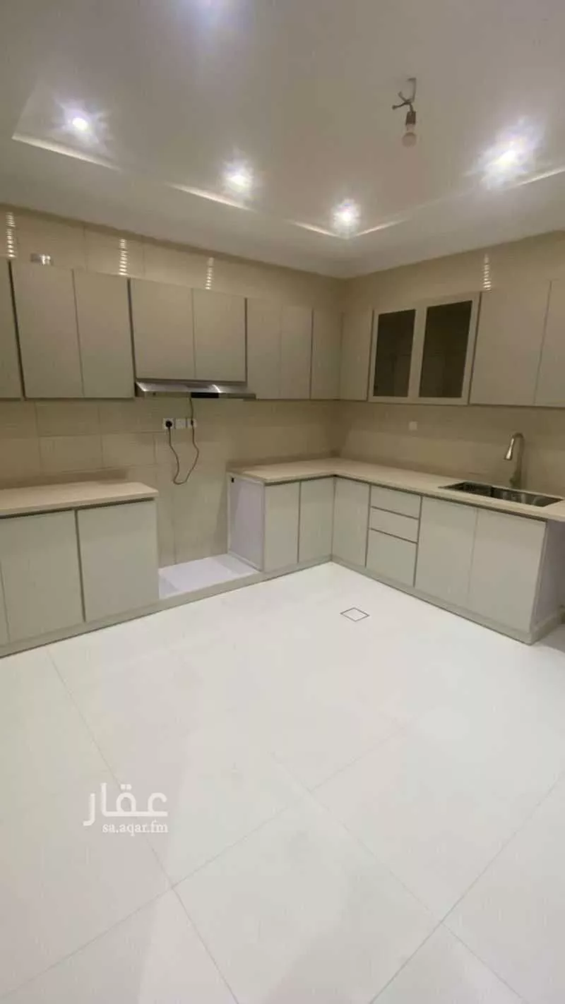 6 bedroom apartment in Al Salamah 15