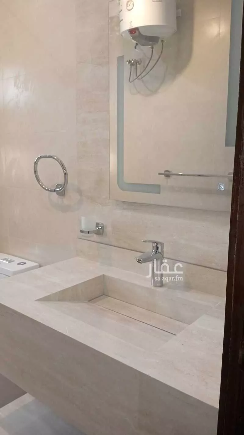 6 bedroom apartment in Al Salamah 8