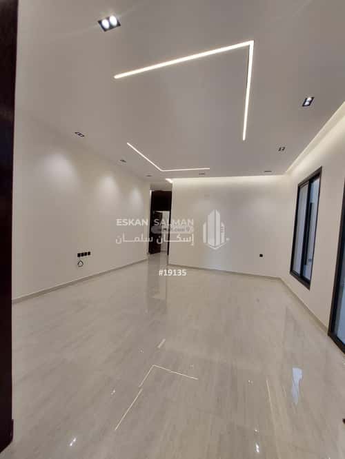 5 bedroom floor in Al Maizilah 4