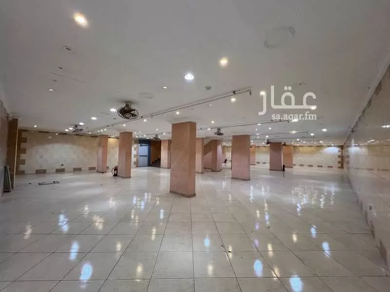 shop in Al Aqiq, Taif 3