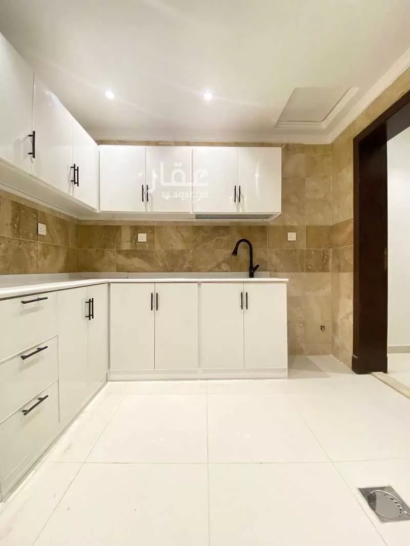 5 bedroom apartment in Al Zahra 8