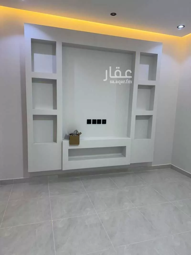 3 bedroom apartment in Al Bashaer 4