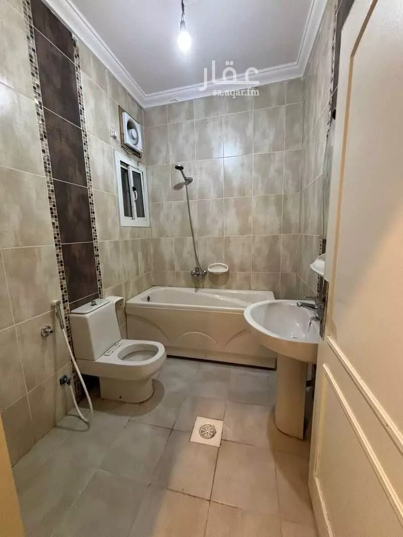 5 bedroom apartment in Al Salamah 15