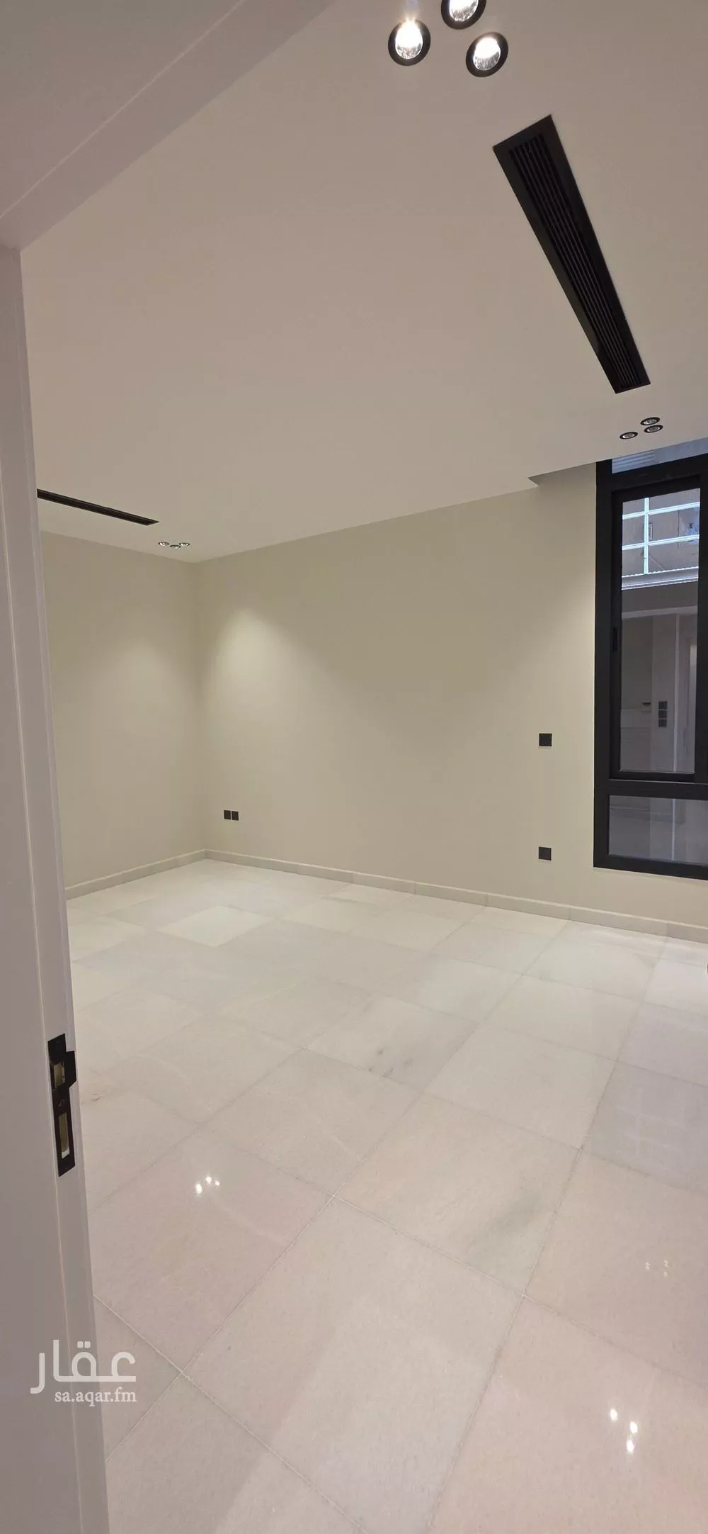 5 bedroom villa in Al Zahra 27