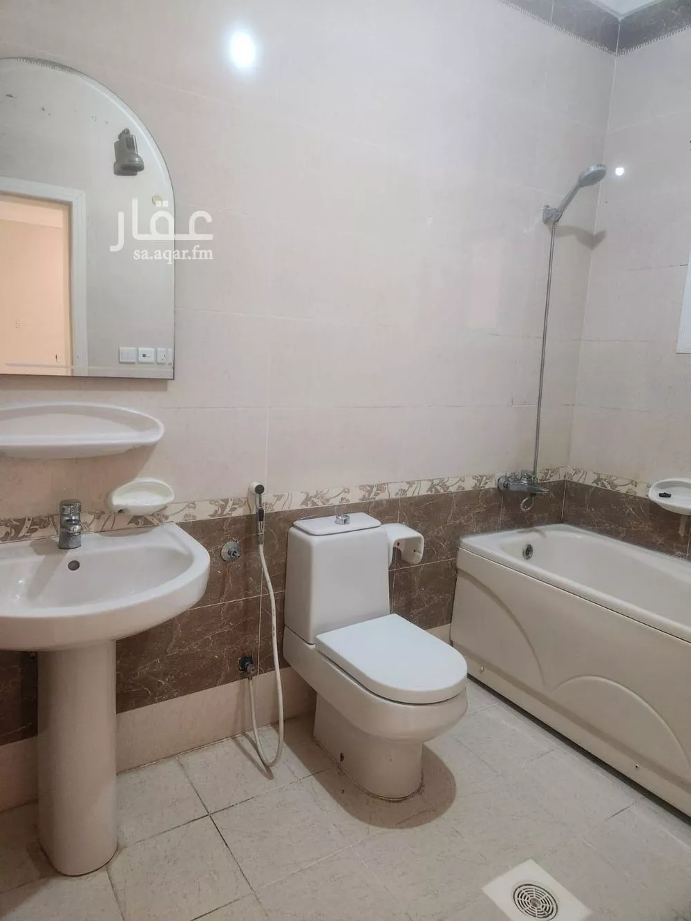 5 bedroom apartment in Al Salamah 11