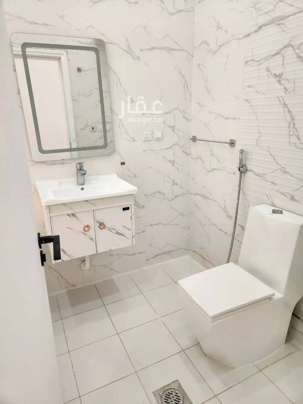 5 bedroom apartment in Al Salamah 6