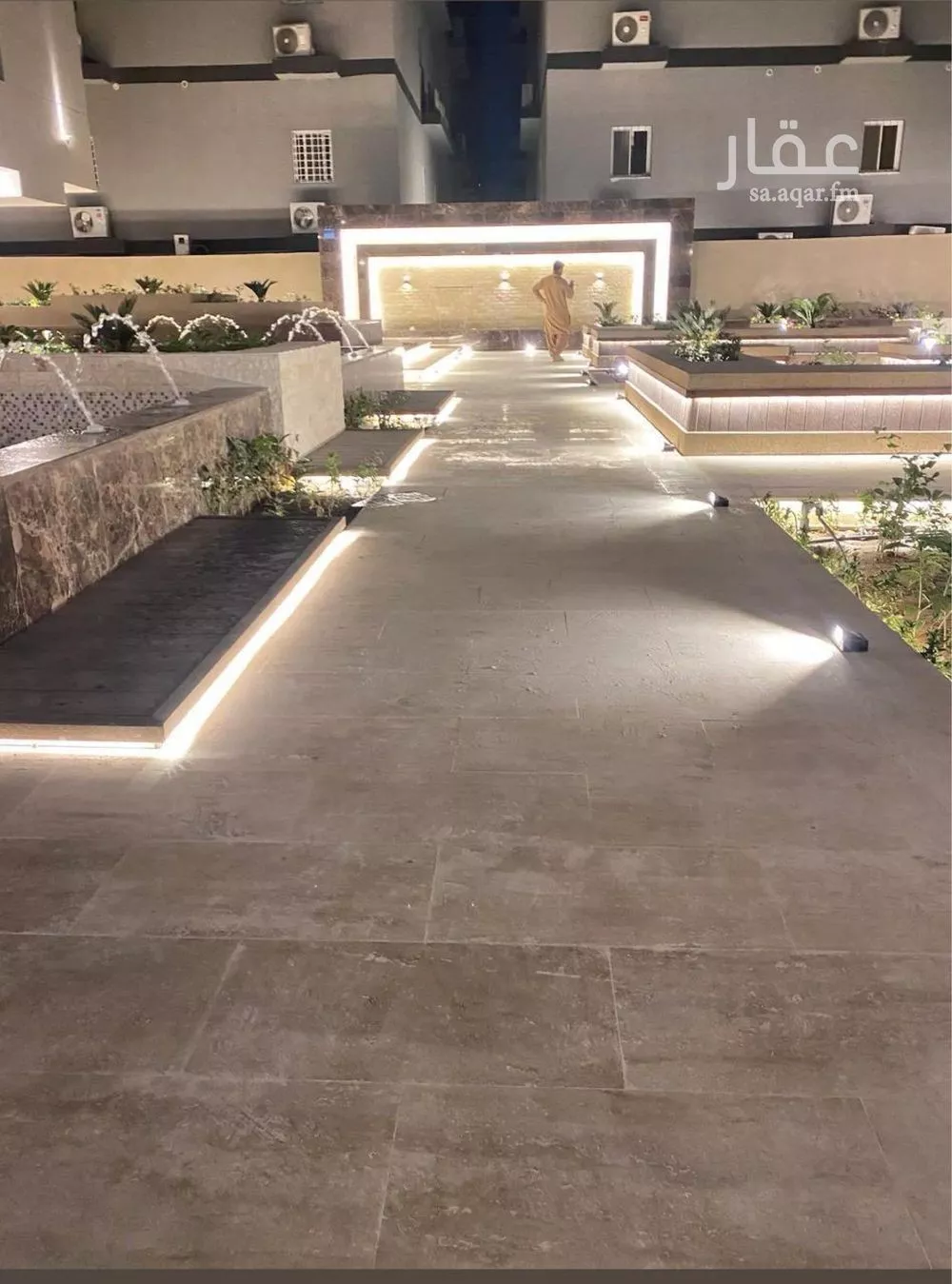 4 bedroom apartment in Al Rawdah 6