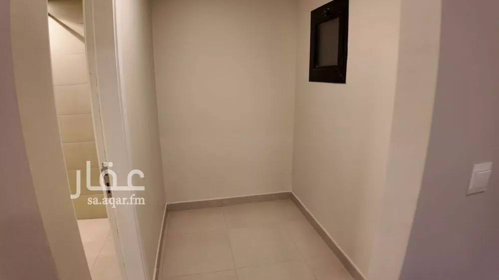 6 bedroom apartment in Al Hamdaniyah 3