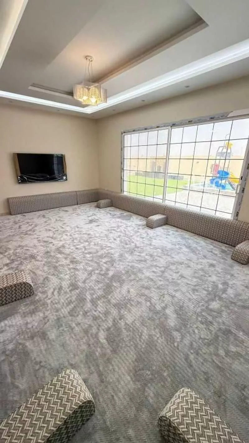 5 bedroom villa in Az Zomorod 4