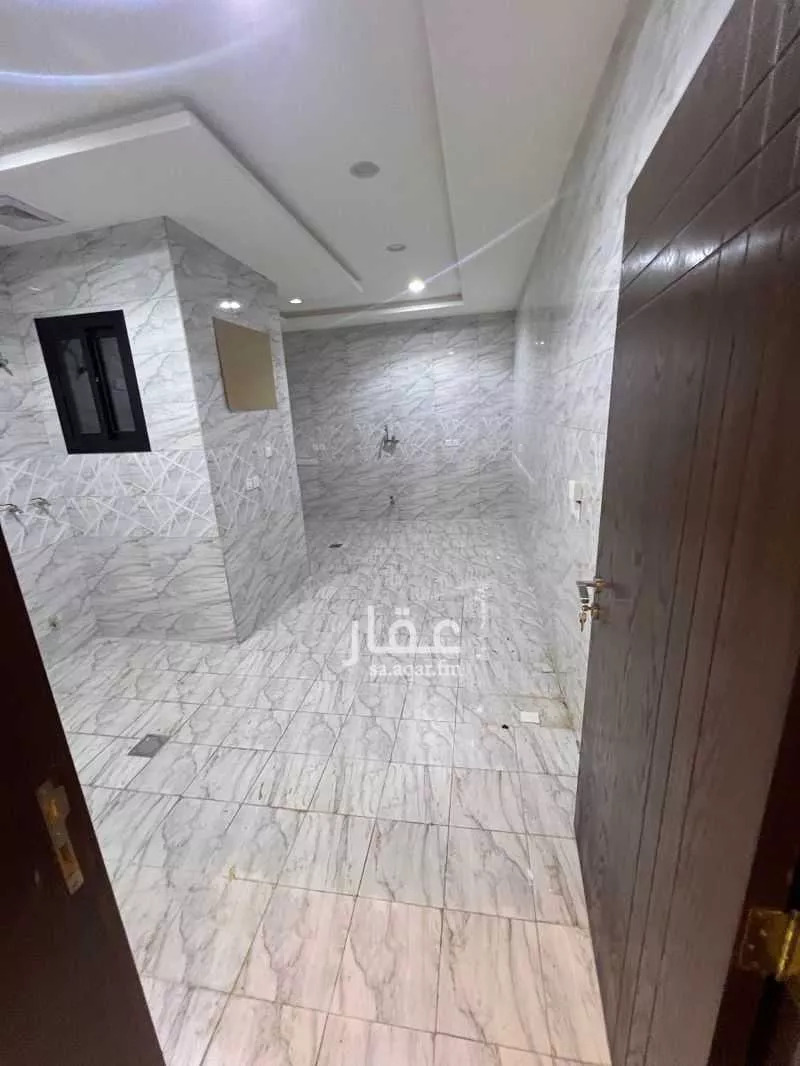 شقة 6 غرف في الريان 14