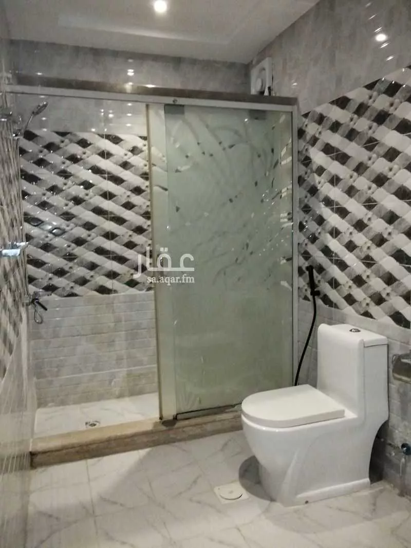 6 bedroom apartment in Al Salamah 7