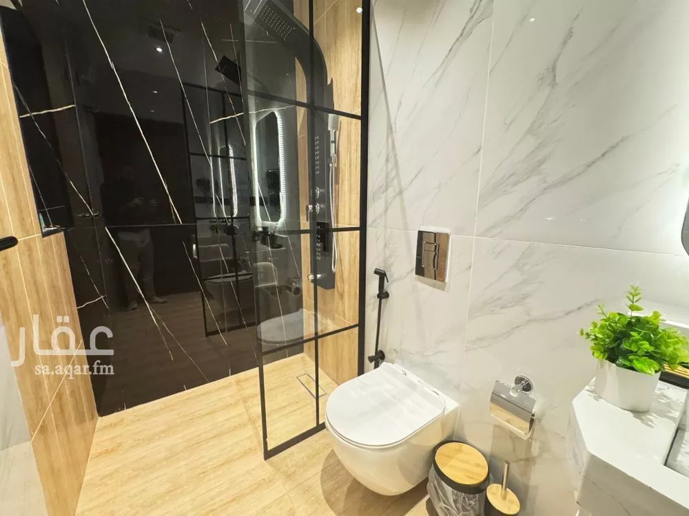 2 bedroom apartment in Al Salamah 5