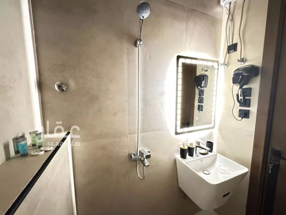 1 bedroom apartment in Al Salamah 9