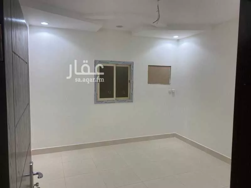 3 bedroom apartment in Al Hamdaniyah 4