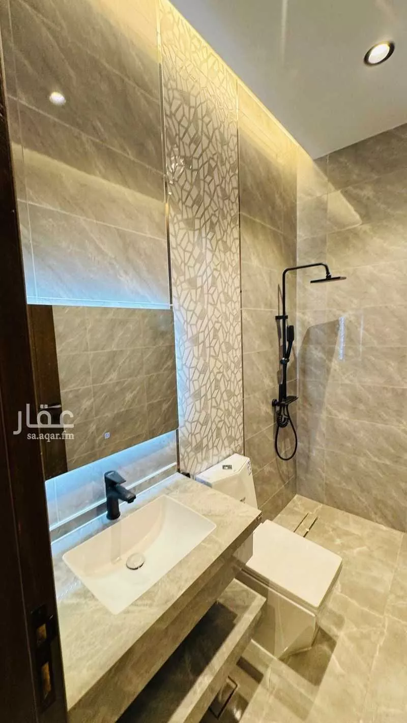 شقة 6 غرف في الريان 22