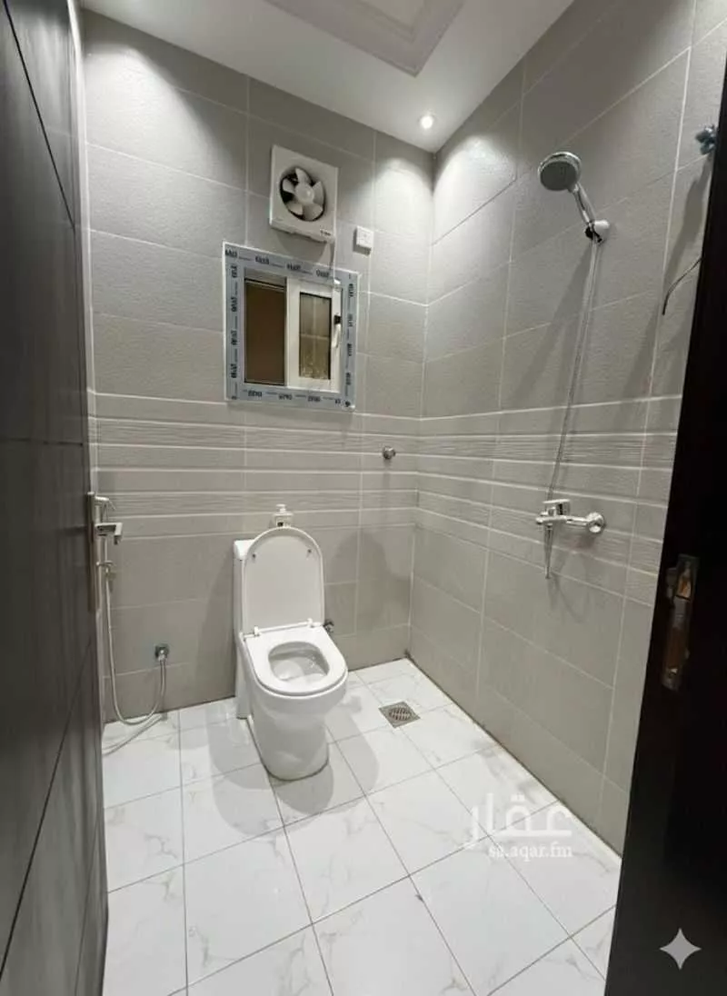 5 bedroom apartment in As Salhiyah 7