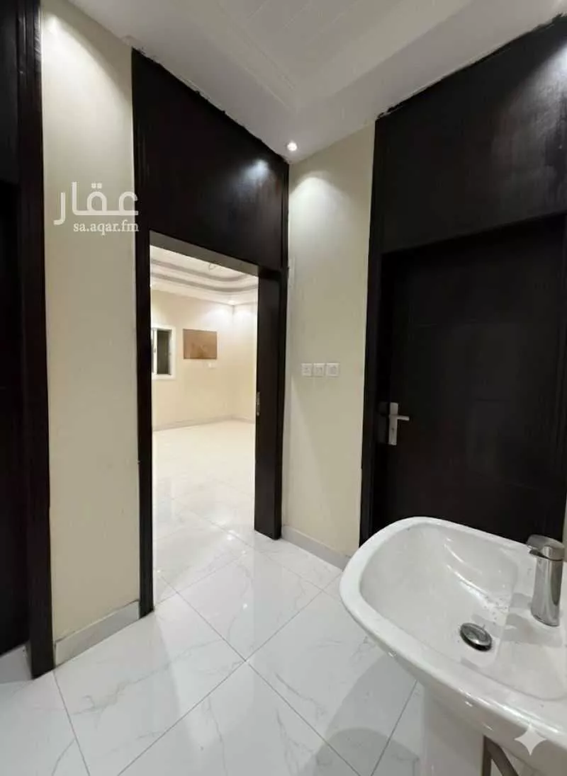 5 bedroom apartment in As Salhiyah 8