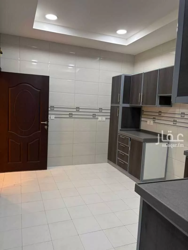 4 bedroom apartment in Al Rawdah 11