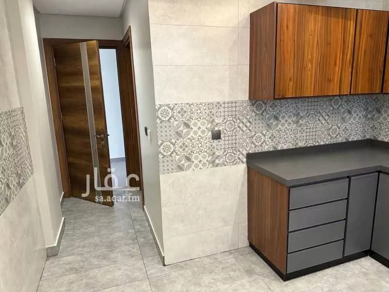 4 bedroom apartment in Al Rawdah 3