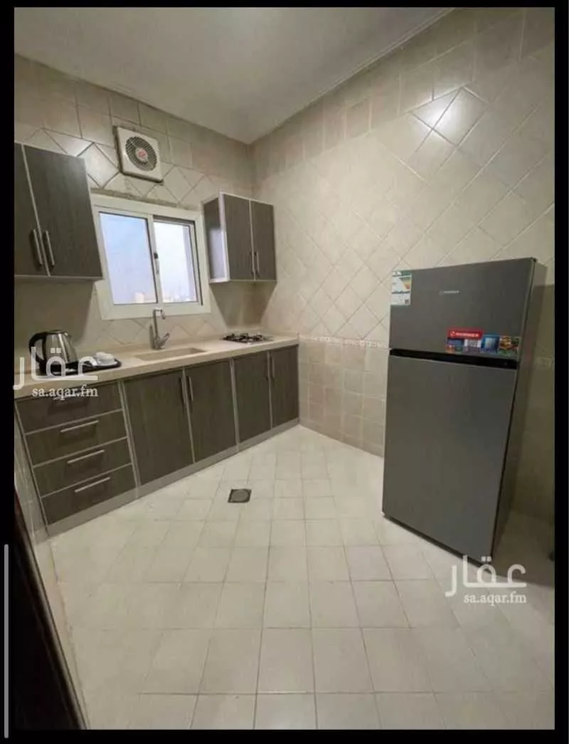 شقة 42 غرف في النخيل 8