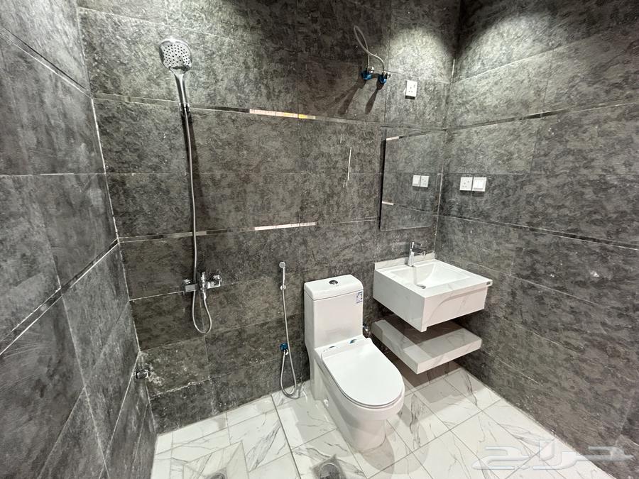 3 bedroom apartment in Al Gharra, Madinah 5