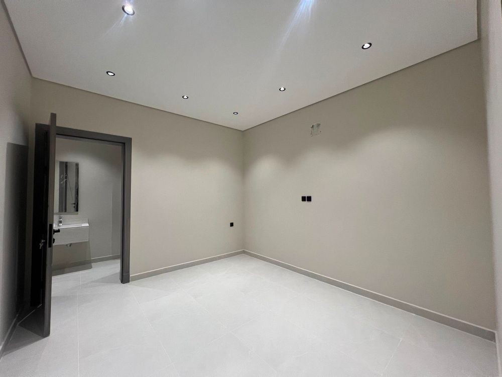 4 bedroom apartment in Al Manar, Eastern Province 5