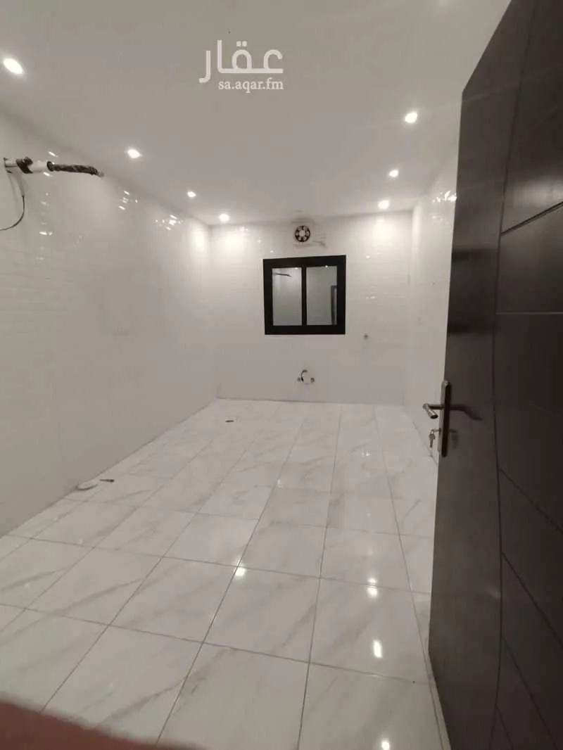 2 bedroom apartment in Al Yaqout 5