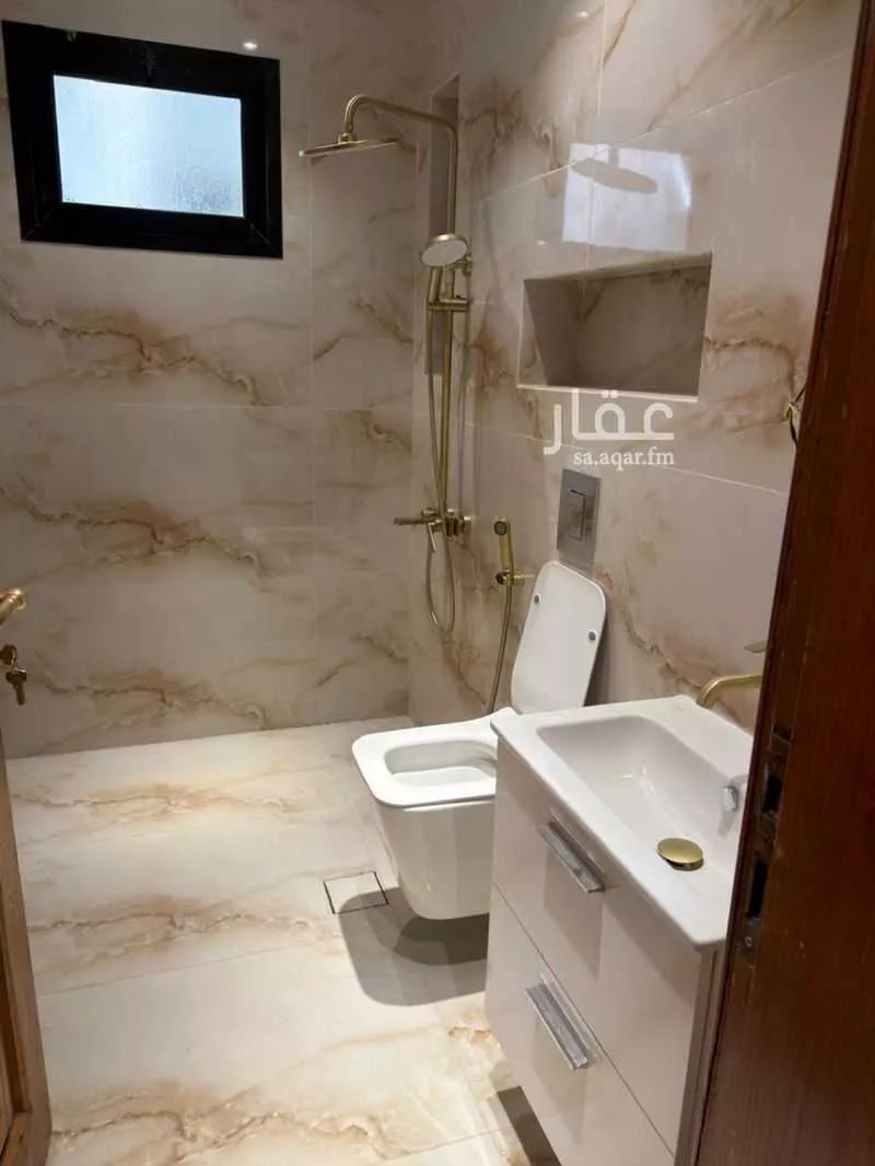 6 bedroom apartment in Al Ruwais 3