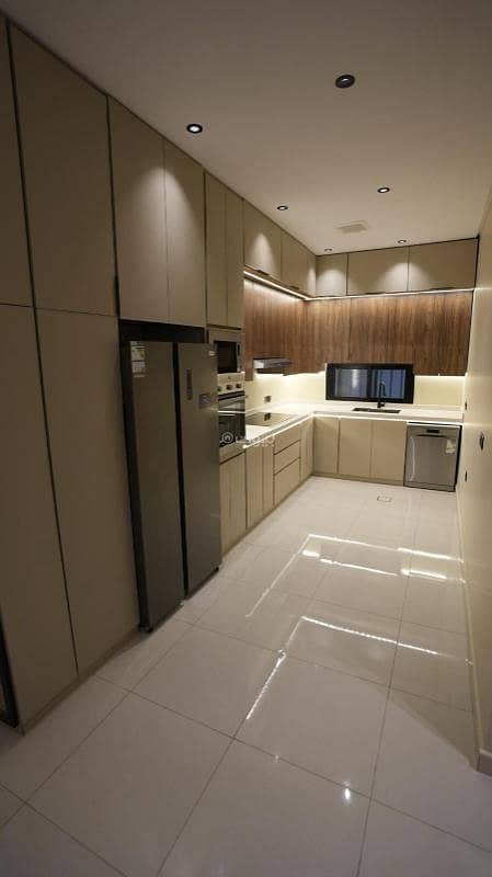 4 bedroom apartment in Al Nuzhah, Jeddah 13