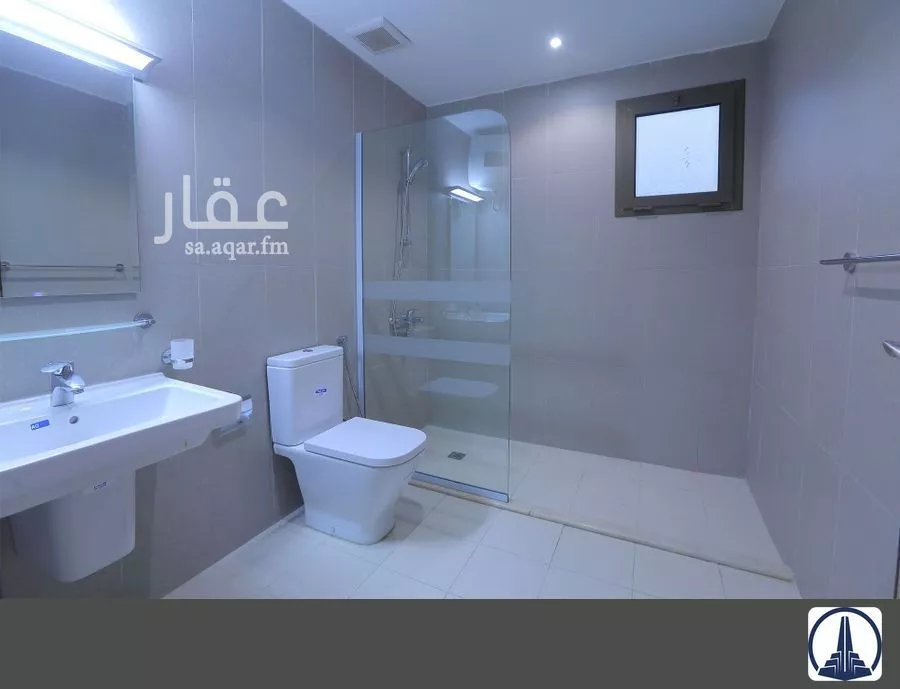 2 bedroom apartment in Al Shati 4