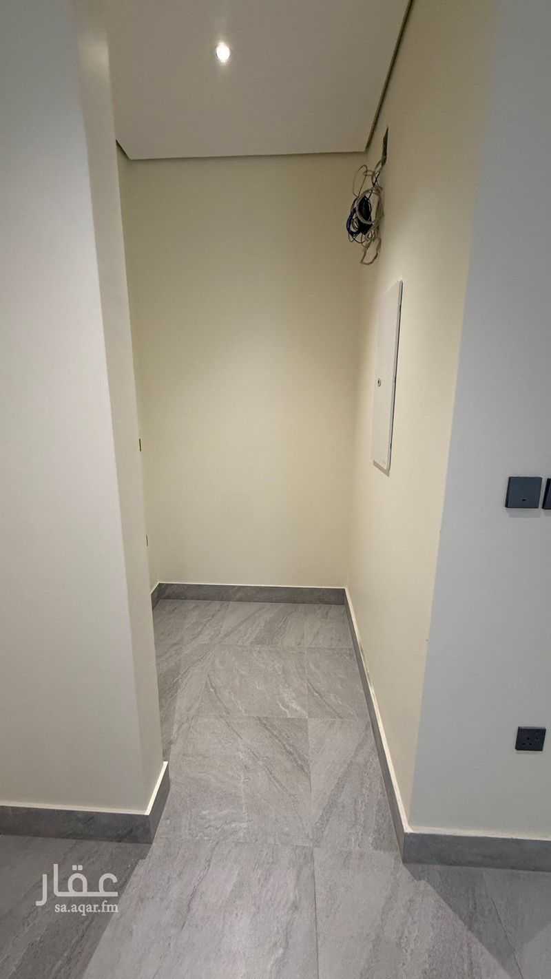 4 bedroom villa in King Fahd, Riyadh 11