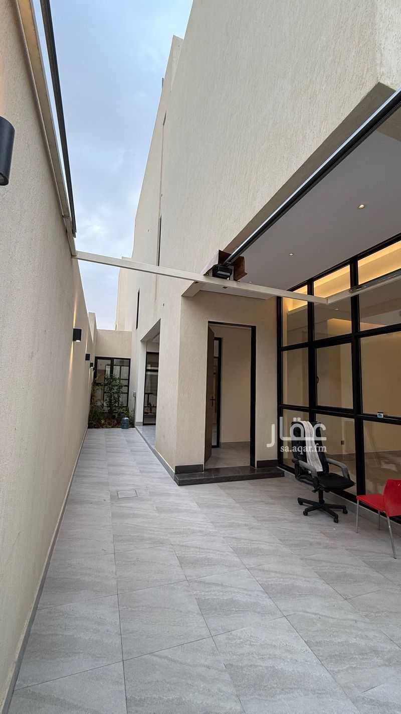 4 bedroom villa in King Fahd, Riyadh 28