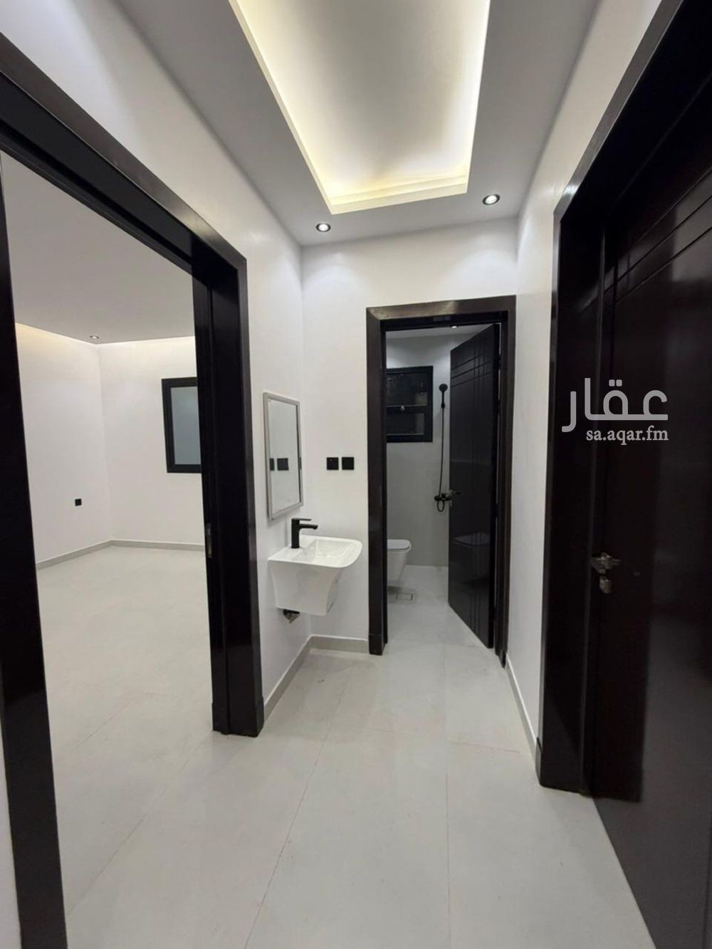 5 bedroom villa in Shubra, Riyadh 8