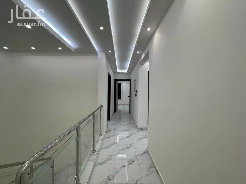 4 bedroom villa in Dhahrat Al Badiah, Riyadh 15