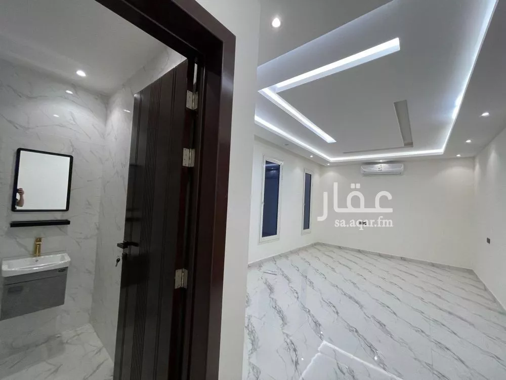 4 bedroom villa in Dhahrat Al Badiah, Riyadh 17