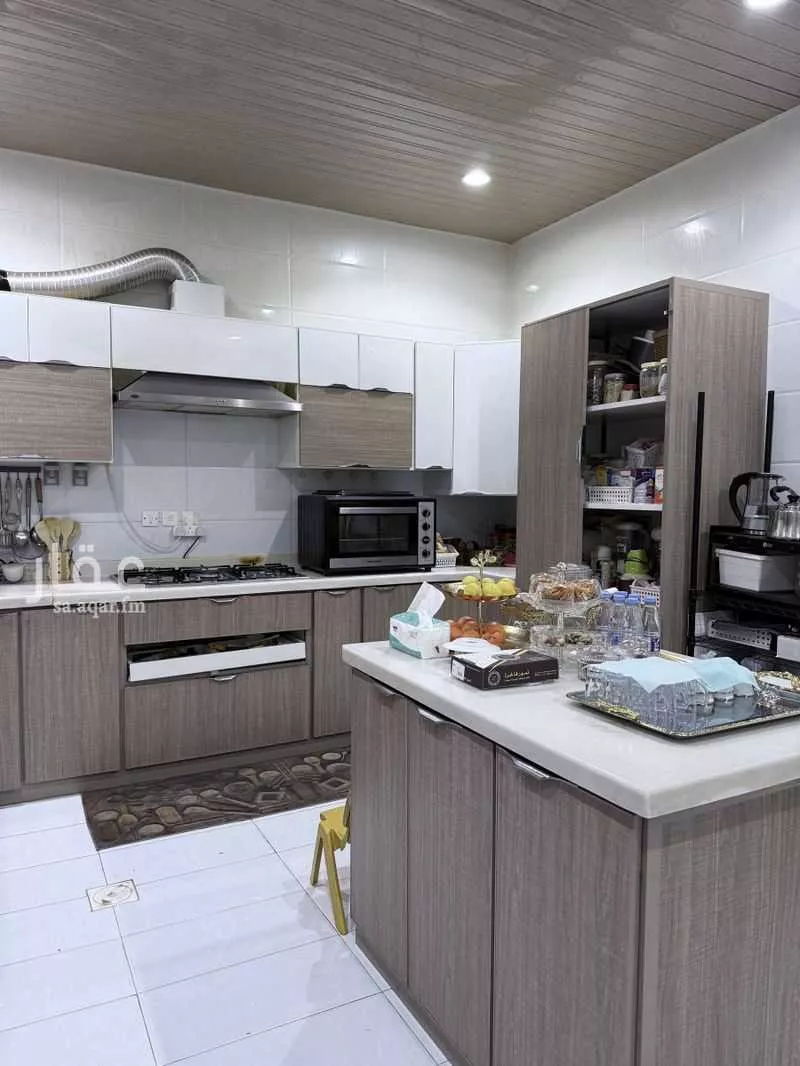 4 bedroom villa in Al Yarmouk 12