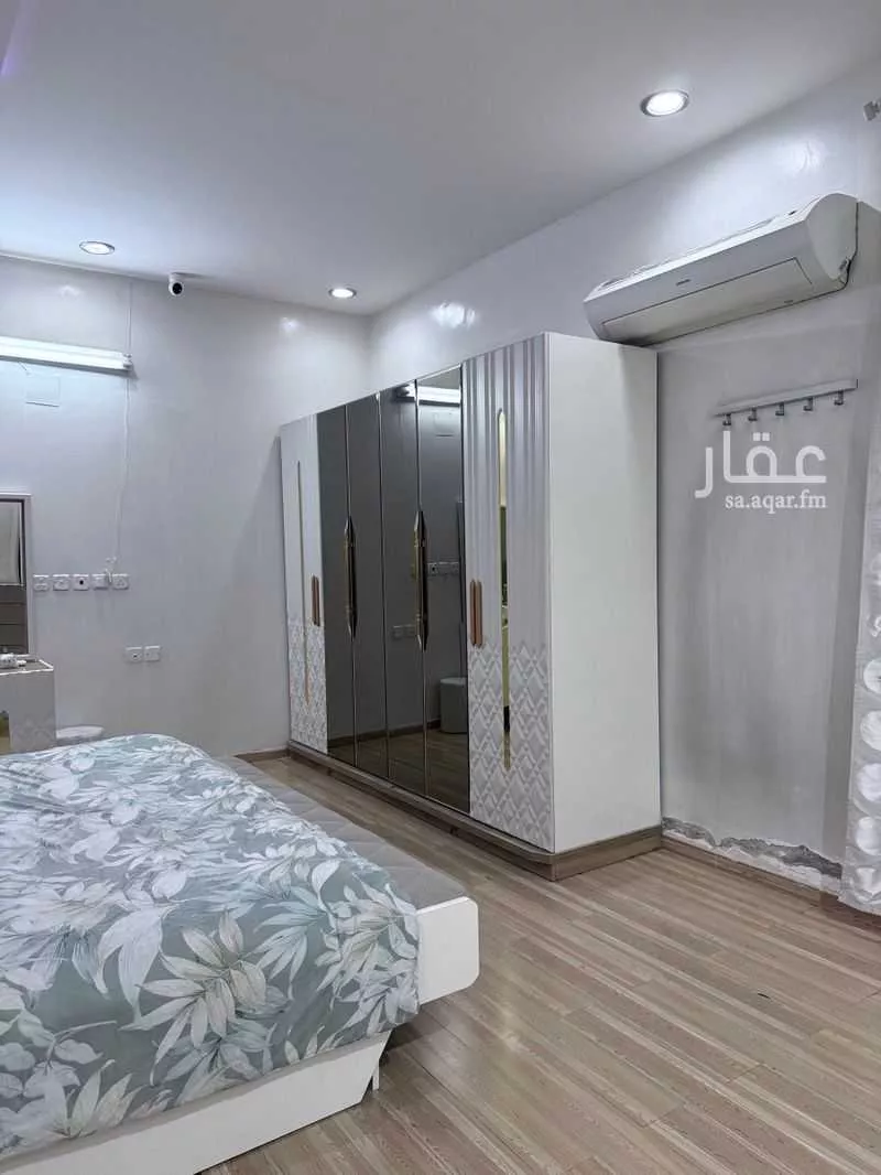 4 bedroom villa in Al Yarmouk 19
