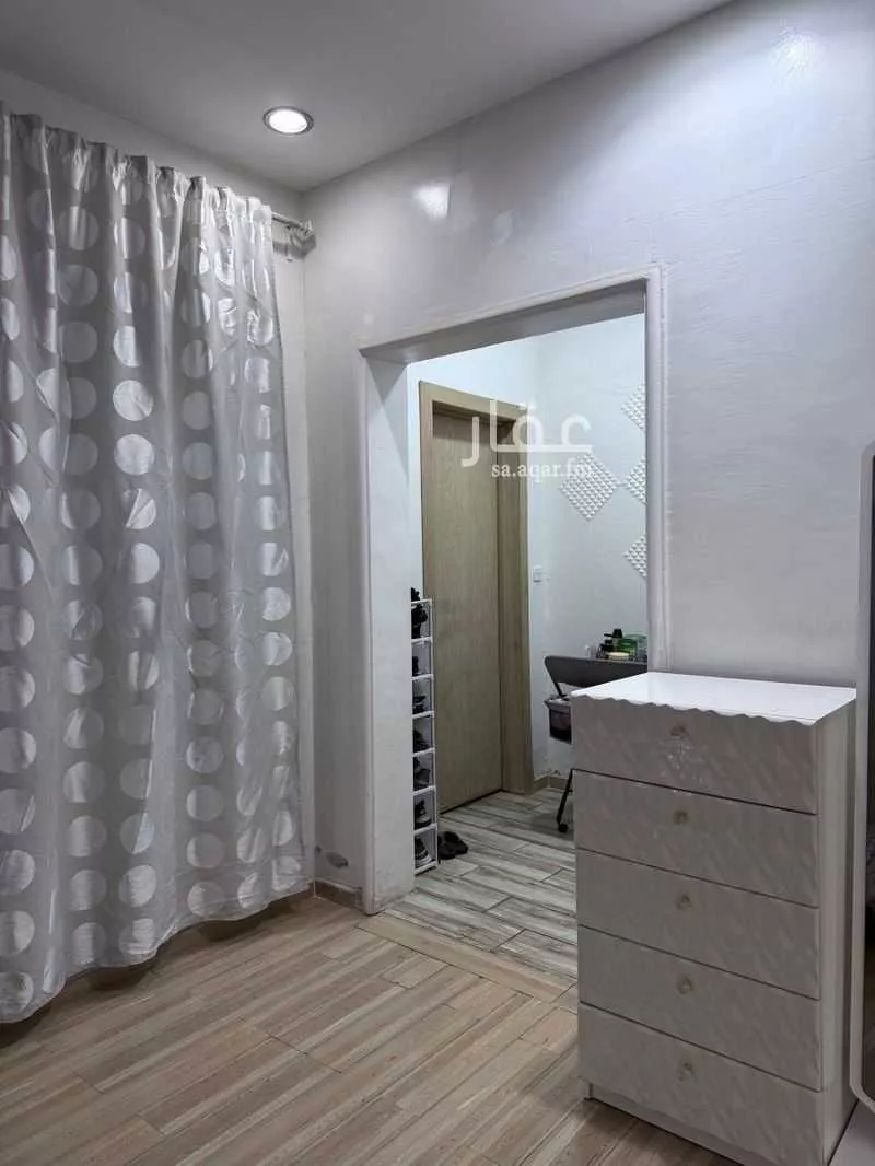 4 bedroom villa in Al Yarmouk 20