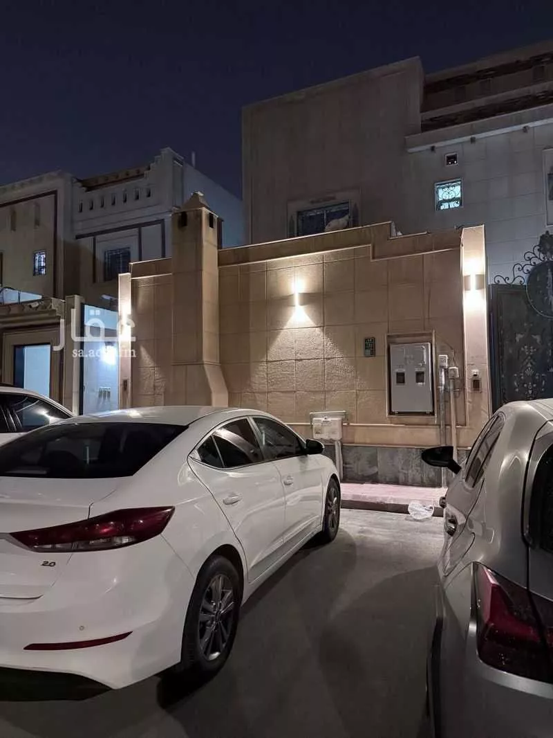 4 bedroom villa in Al Yarmouk 6