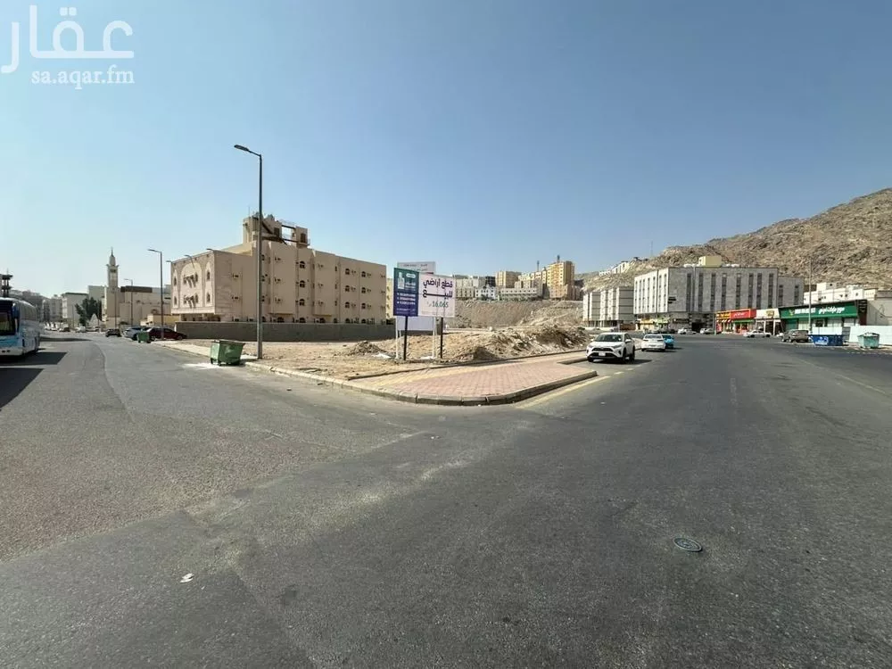 2013 sqm land in Batha Quraysh 2